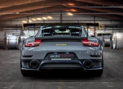 开云-F1揭幕战之夜，当足球精灵与钢铁猛兽共舞，迪巴拉如何一脚定乾坤？