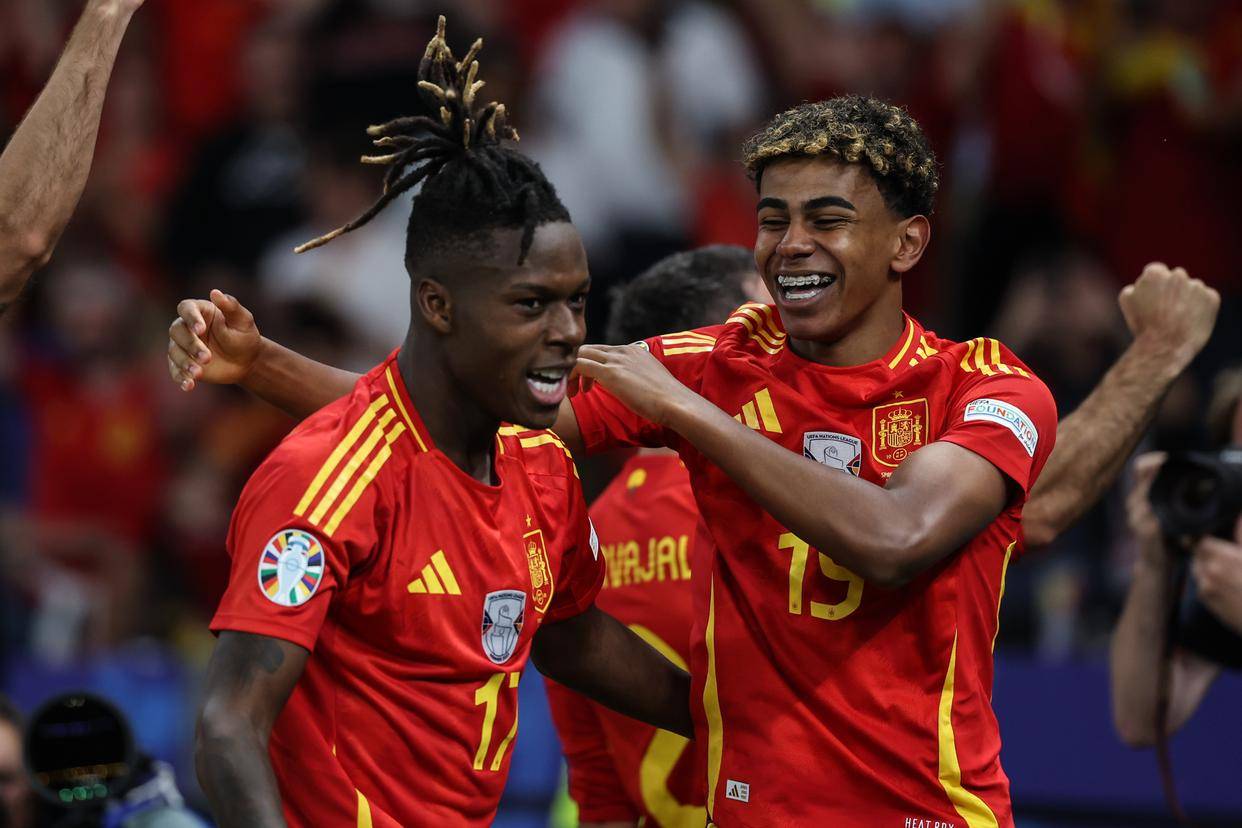 西班牙队取得惊人表现，晋级欧洲国家杯