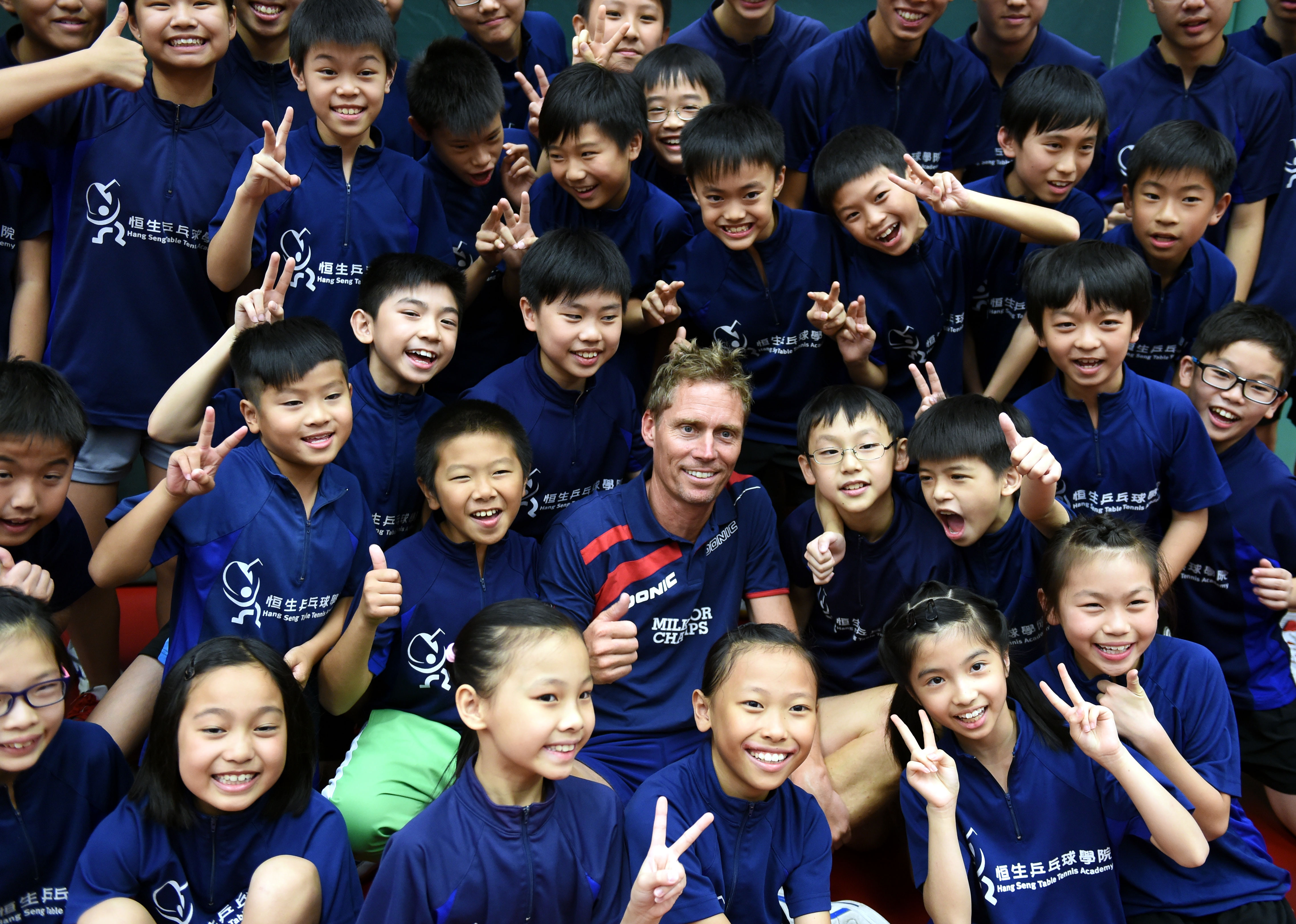 瑞典球队举行球迷见面会,互动欢乐的简单介绍 瑞典球队举行球迷见面会,互动欢乐的简单介绍