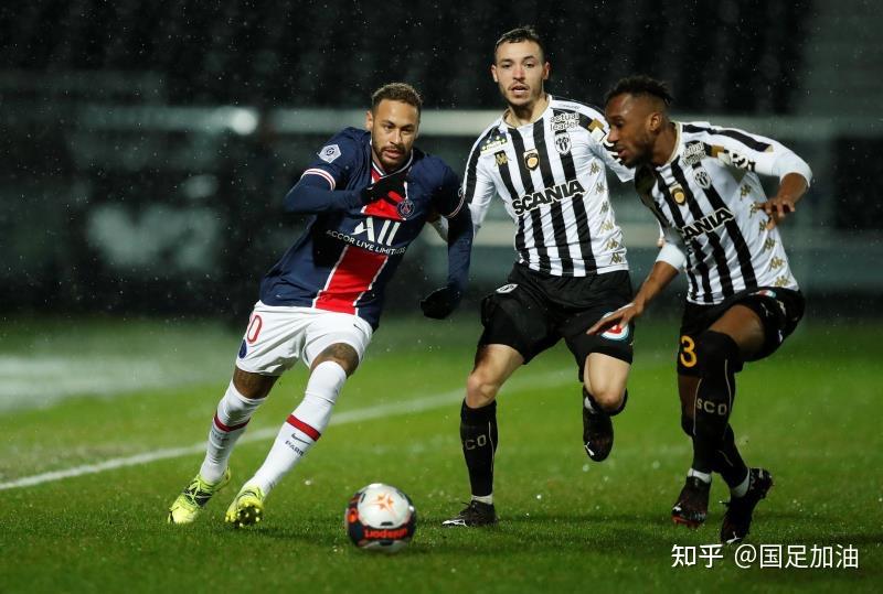 圣埃蒂安客场战平昂热，稳固中游位置的简单介绍