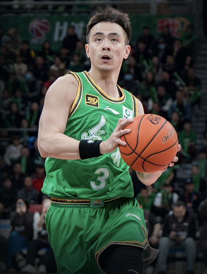 关于马刺力克猛龙,赵继伟刷新纪录的信息 关于马刺力克猛龙,赵继伟刷新纪录的信息