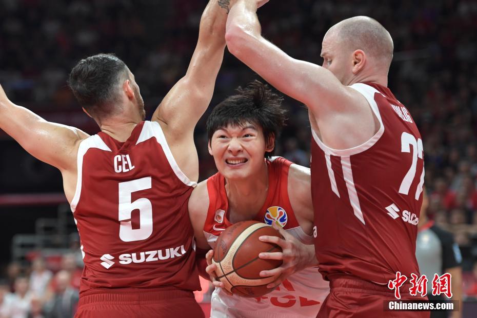 中国队鏖战印度队，安赛龙统治全场