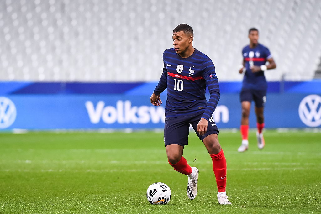 印尼队险胜法国队,黄鸭组合惊艳四座 印尼队险胜法国队,黄鸭组合惊艳四座