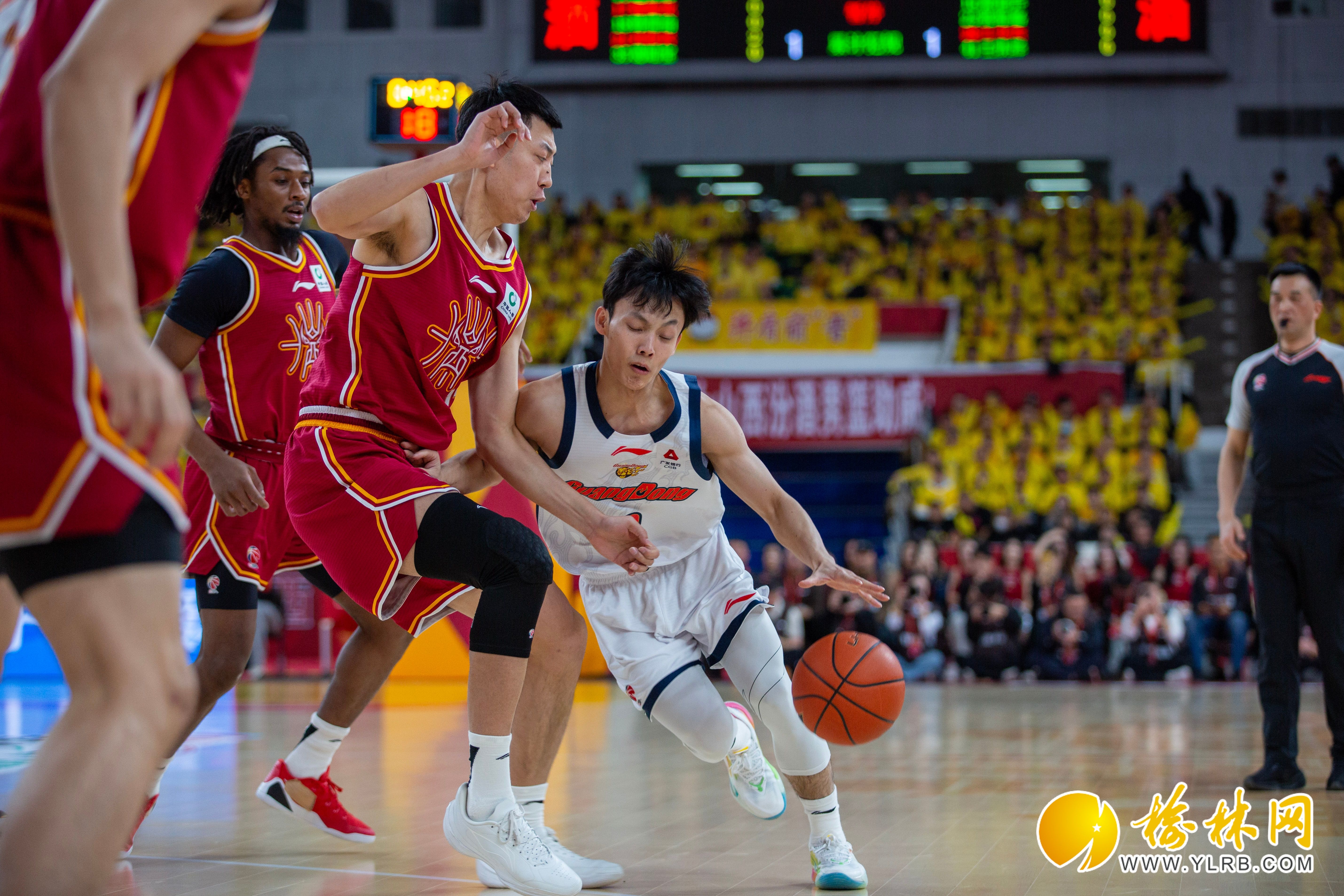 广东队绝杀山西队,哈登带队取胜 广东队绝杀山西队,哈登带队取胜