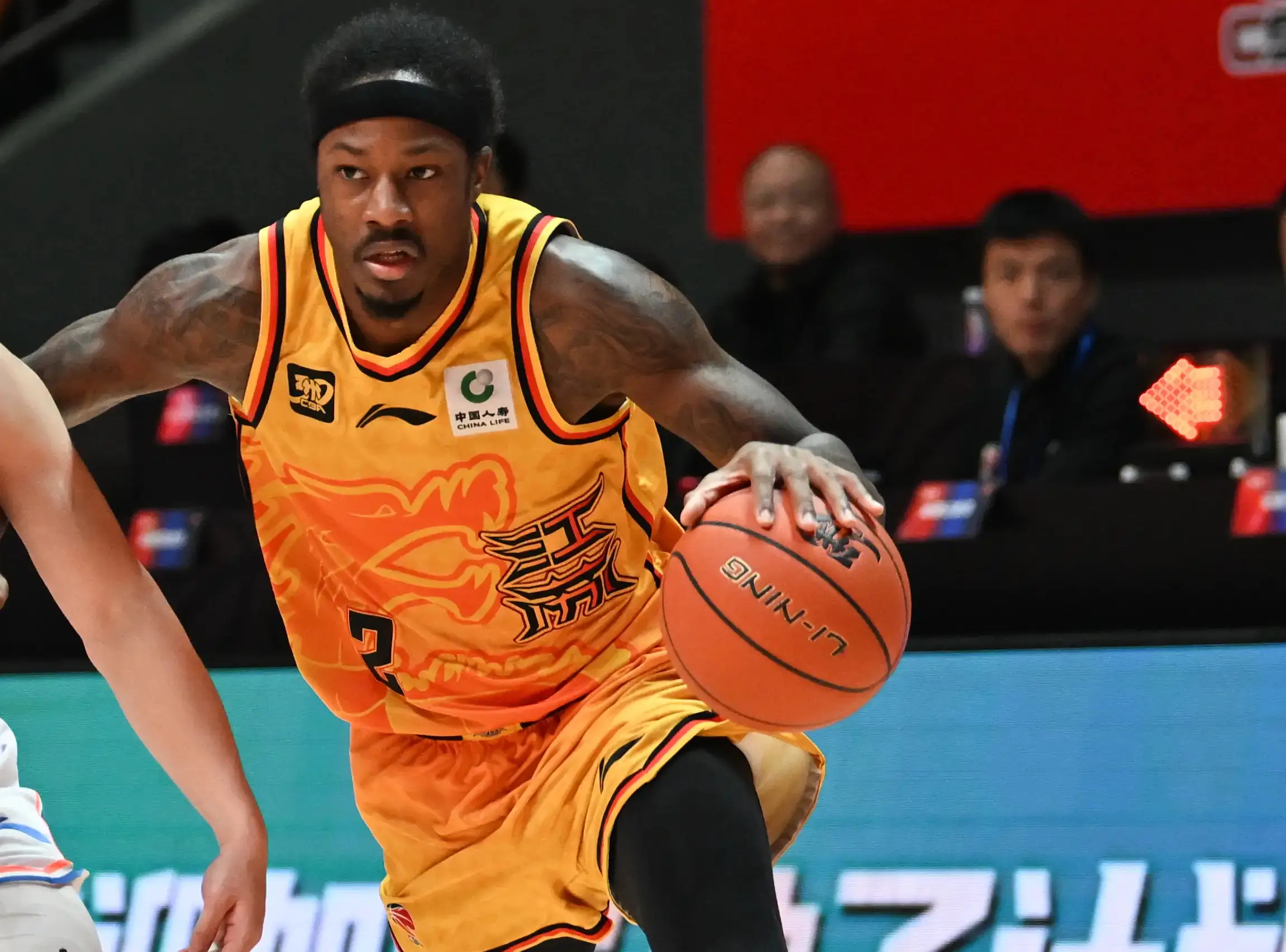 吉林队轻取76人,高诗岩带队取胜 吉林队轻取76人,高诗岩带队取胜