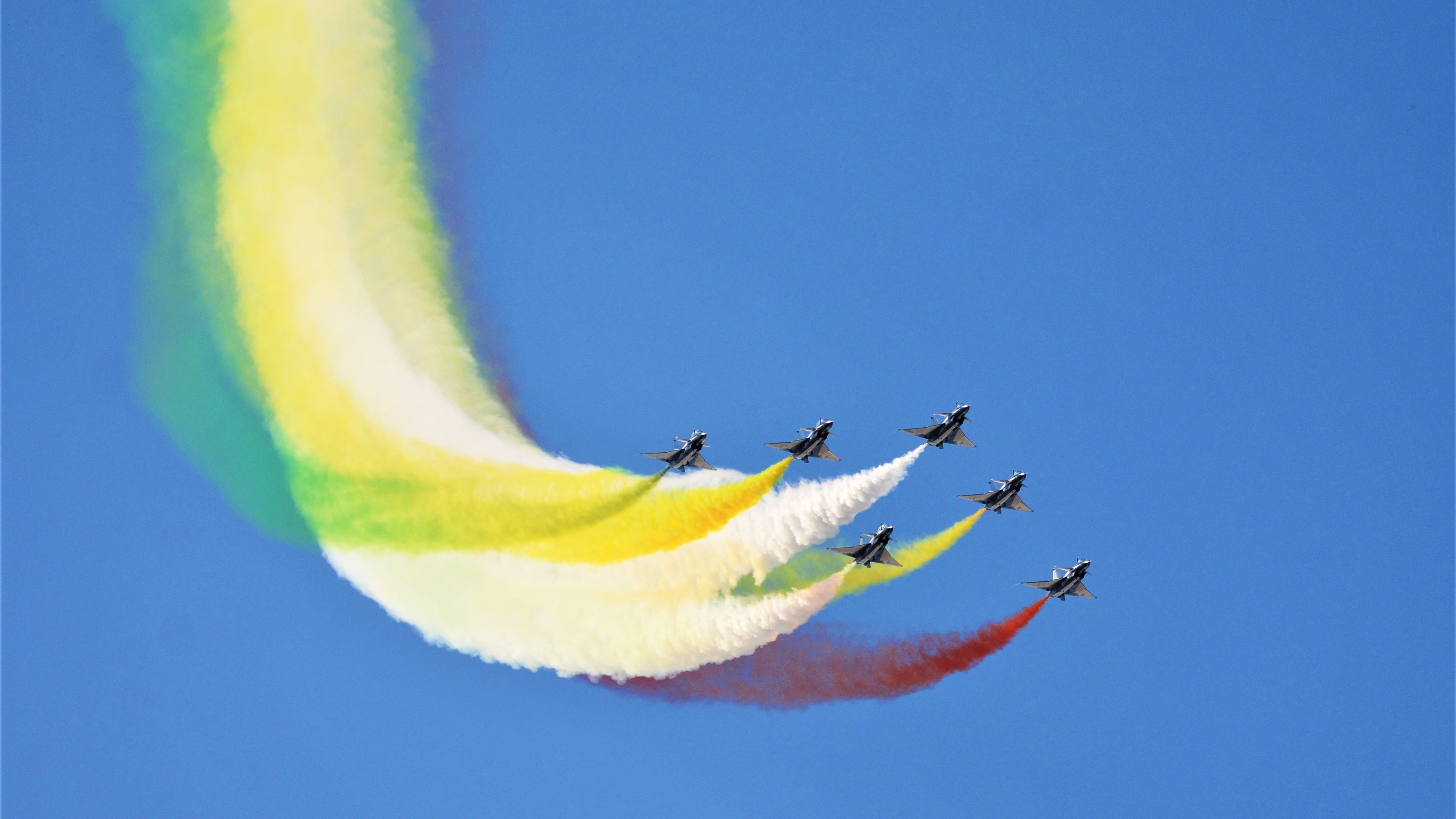 西亚卡姆惊天补扣终结雄鹿!勇士用1.3秒定义小球时代新哲学