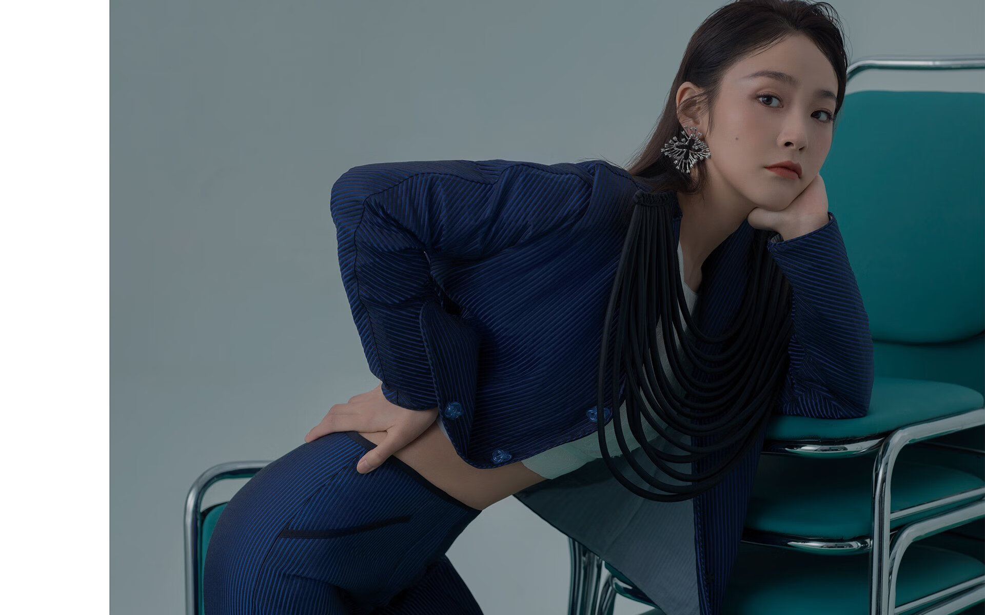 赛道如角斗场，托尼如何用硬仗之王的天赋撕裂F1争冠之夜